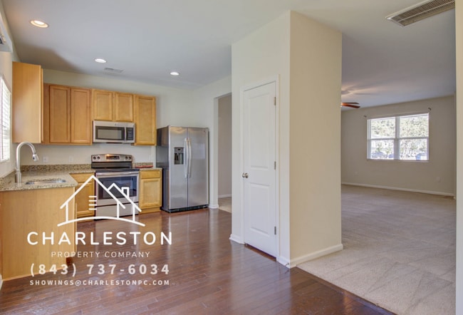 Building Photo - 9083 Parlor Dr