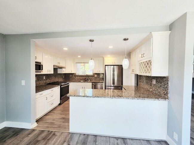 Building Photo - Spacious 4 bedroom in Foster City