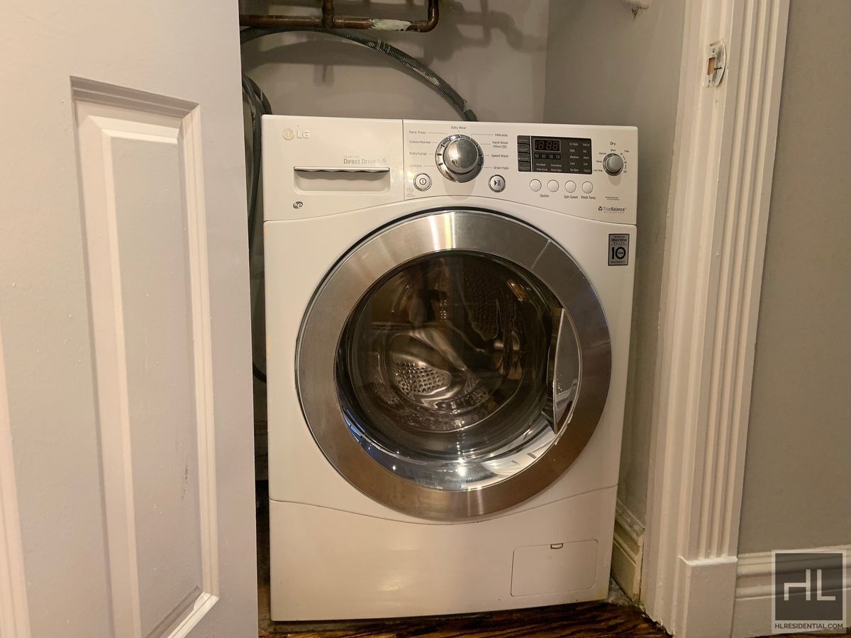 Building Photo - E 13TH ST.