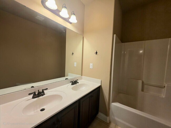 Building Photo - 4 Bedroom/3 Bathroom Plus, Plus, and Plus ...