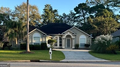 Building Photo - 204 Cardinal Cir W