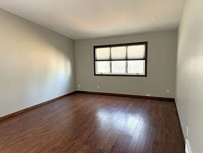 Building Photo - 7431 Rosewood Ln N