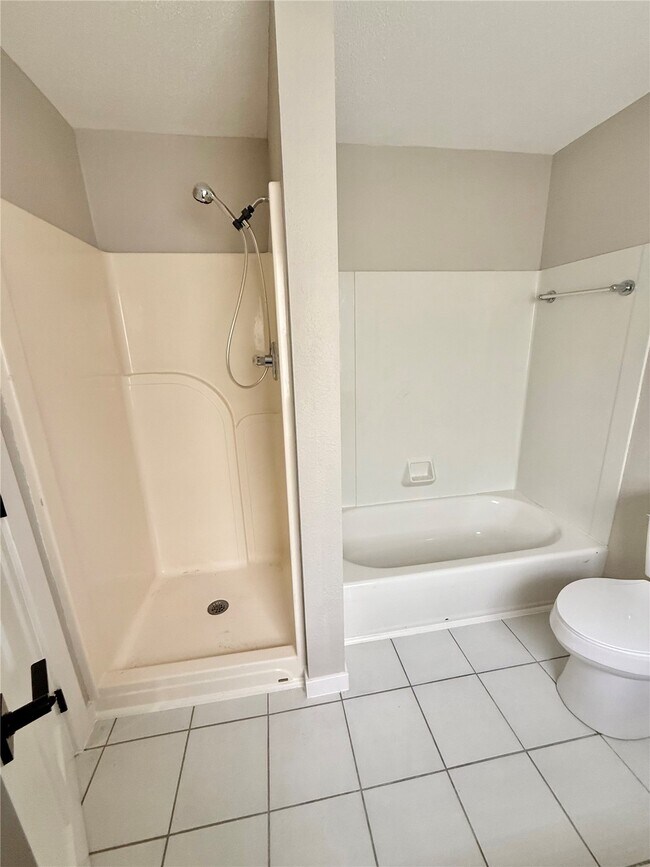 Building Photo - 132 Clinton Hill Dr