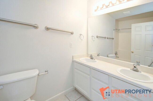 Building Photo - 84 N 240 W