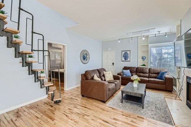 Building Photo - Walk to Morley Field - 3 Bed, 2 Bath + Bon...