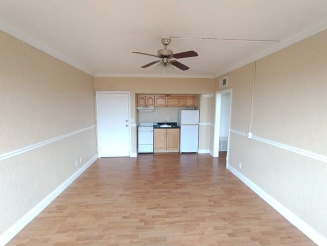 Building Photo - 311 W Ashley St