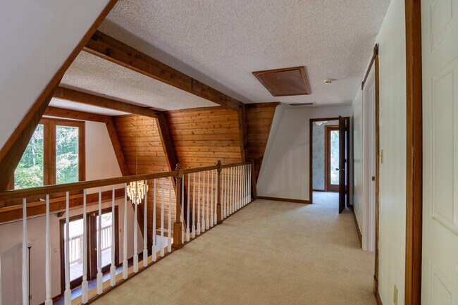 Building Photo - 2865 Old Thomson Rd