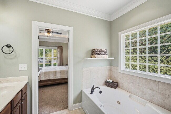 Building Photo - Furnished Pet Friendly Rental in Davie County with Flexible Lease Length!