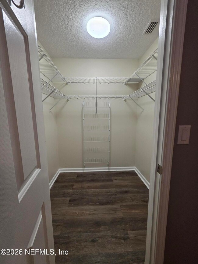 Building Photo - 86088 Meadowridge Ct