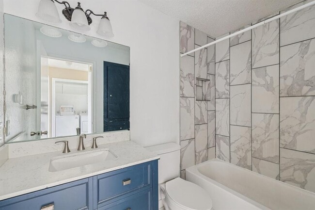 Building Photo - 4003 Stonebridge Dr