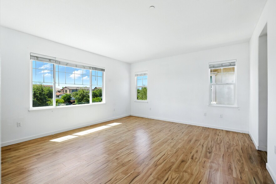Building Photo - 18309 Millbrook Ave