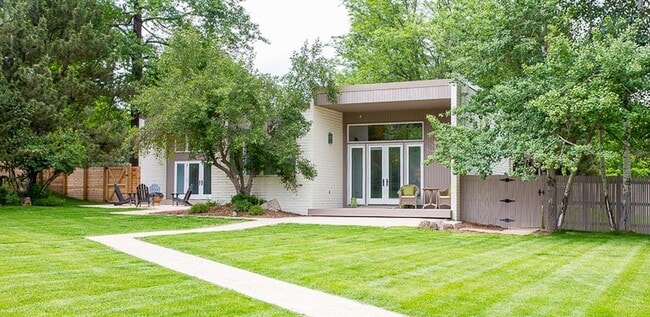 Building Photo - 4 Bed 3.5 Bath Carolyn Heights Home W/Stunning Finishes & Ideal Outdoor Space!  Option for Early ...