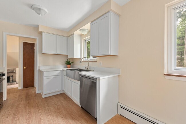 Building Photo - 46254 Custer Ave