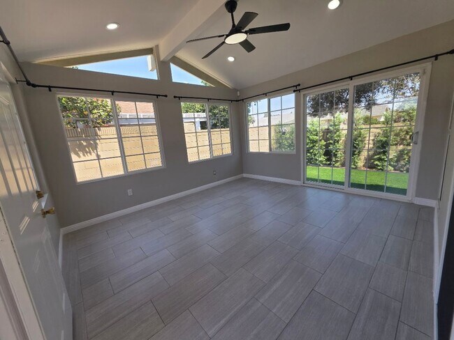 Building Photo - 12947 Arabella Pl