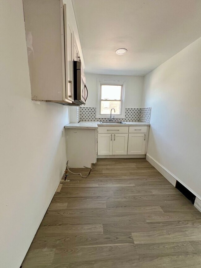 Building Photo - Gorgeous 3-Bedroom Townhome in Chester! Available NOW!