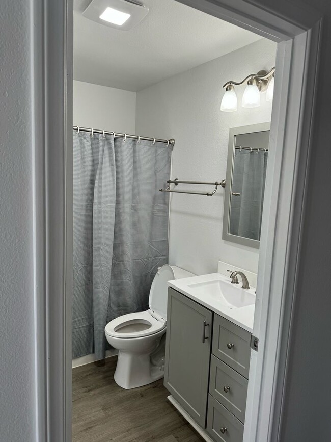 Building Photo - UPDATED 3BR/1.5BA CONDO in ALPINE availabl...