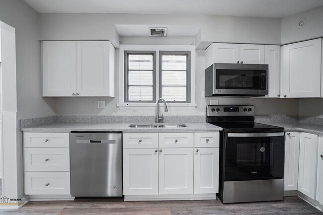 Building Photo - Spacious 3 Bed, 2 Bath in Newark - Move-In Ready