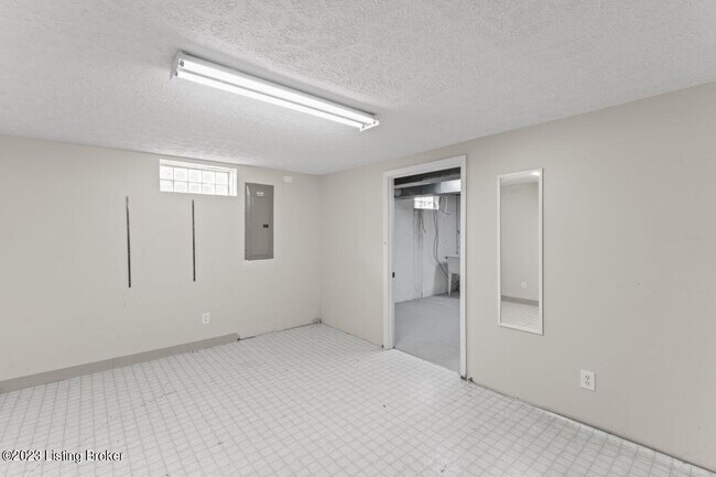Building Photo - 3002 Lime Kiln Ln