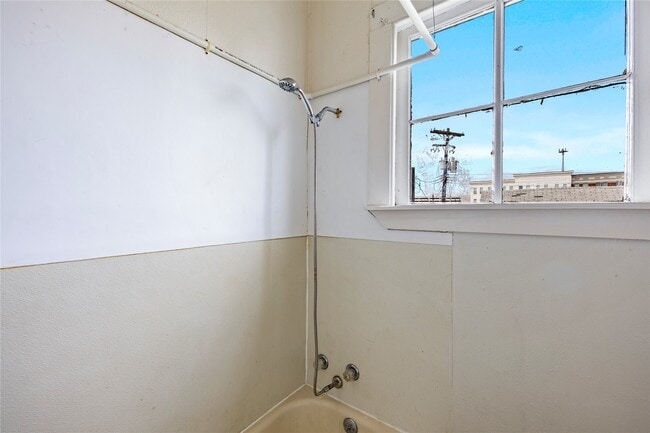 Building Photo - 1524 Mechanic St