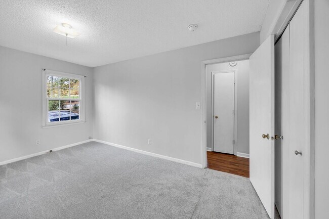 Building Photo - Charming 2-Bedroom Retreat in Spartanburg'...