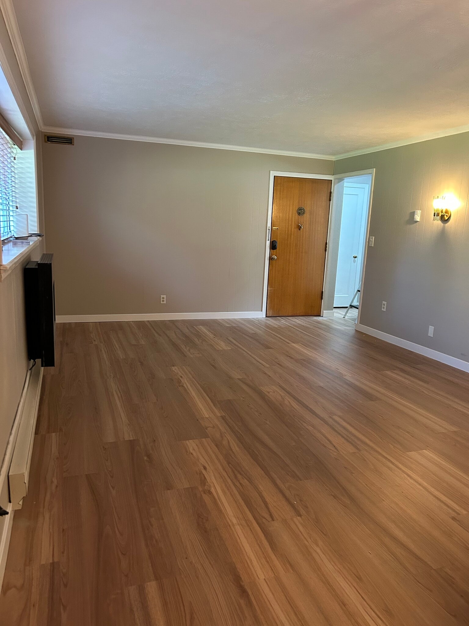 Building Photo - 405 S Coeur Dalene St