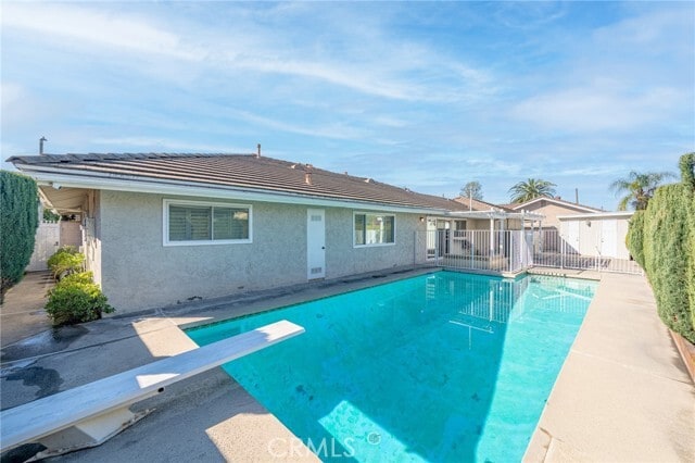 Building Photo - 157 Christina St