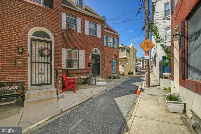 Building Photo - 332 St John Neumann Way