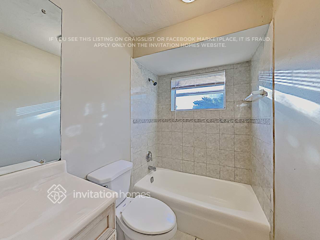 Building Photo - 8659 Sheraton Dr
