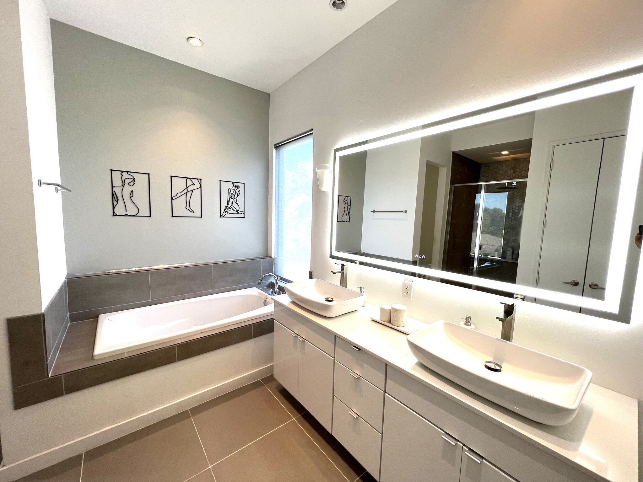 Newly Updated Bathroom with LED Mirrors. - 4434 Holland Ave