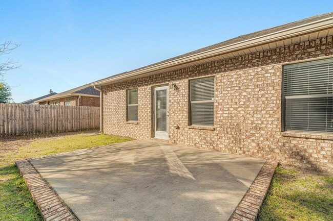 Building Photo - 188 Whispering Lake Dr