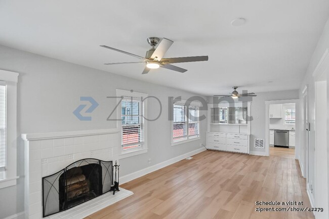 Building Photo - 780 Dowling Blvd