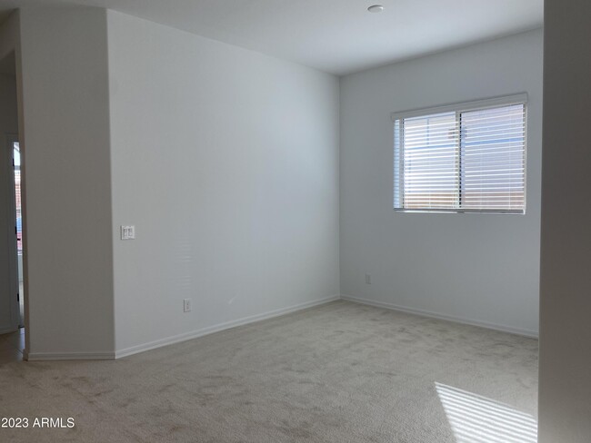 Building Photo - 442 W Golden Aspen Dr