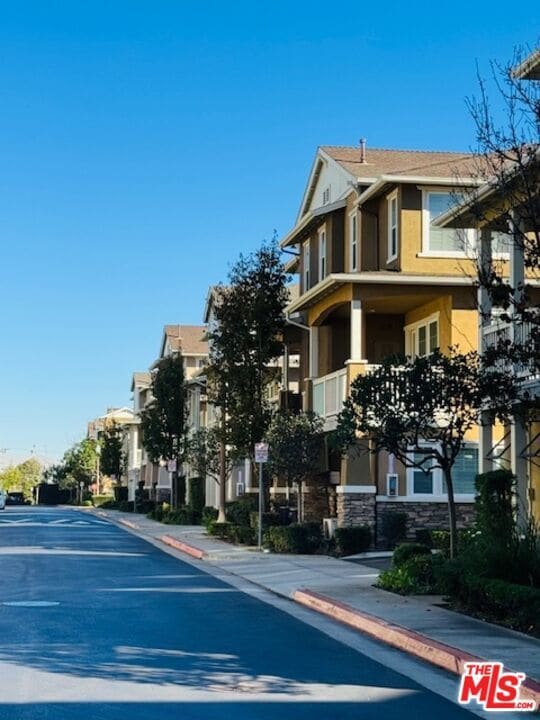 Building Photo - 1800 Oak St