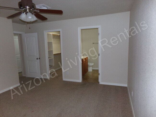 Building Photo - SUPER CLEAN 4 BEDROOM HOME