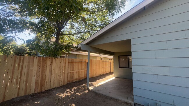 Building Photo - 2860 St Phillip Dr