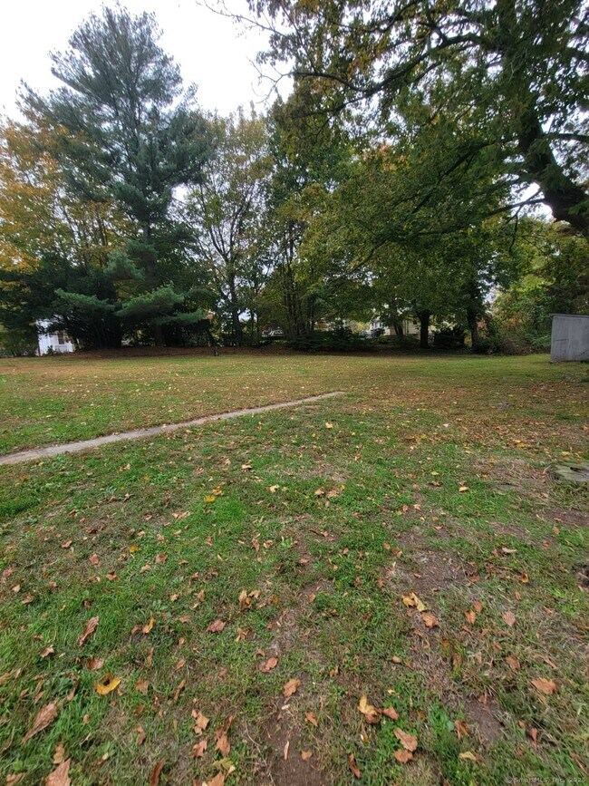 Building Photo - 3 Curve St