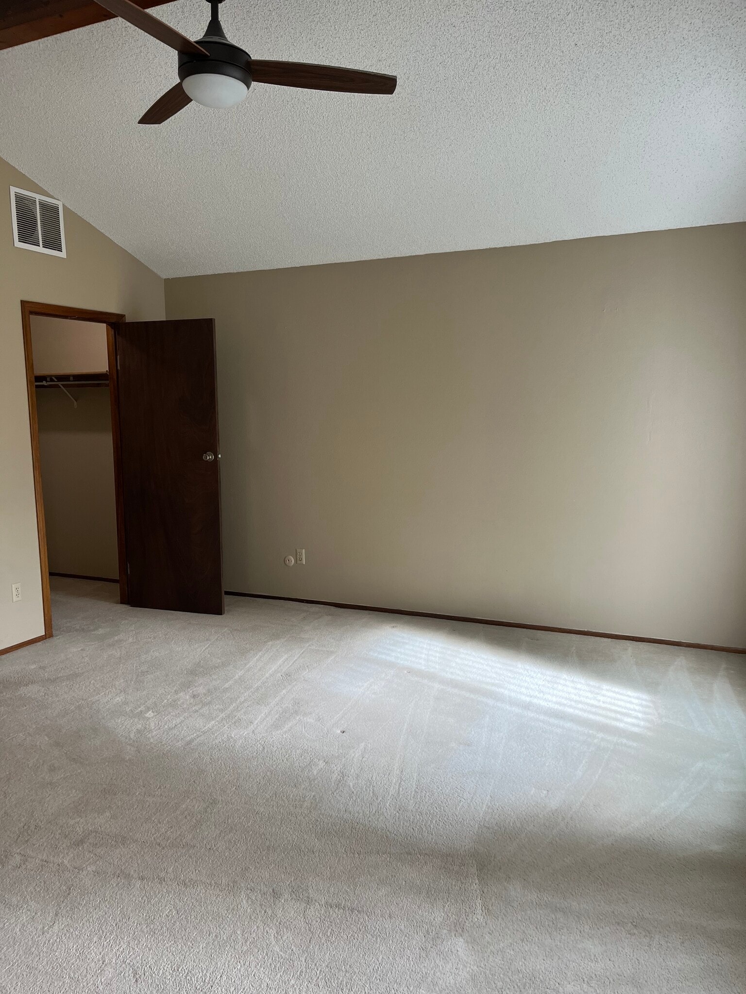 Building Photo - 636 Horizon Dr