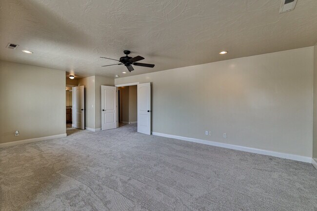 Building Photo - "Spacious 4-Bedroom Retreat with 3,584 Sq ...
