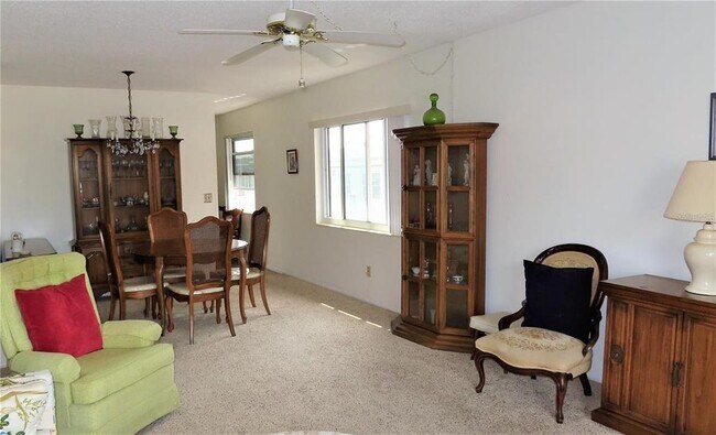 Building Photo - 2457 Ecuadorian Way