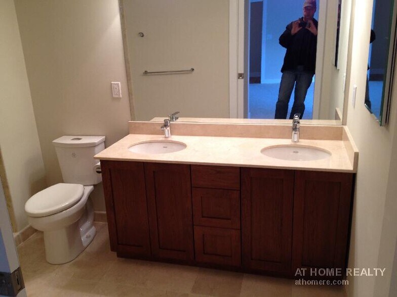 Building Photo - 321 Hammond Pond Pky