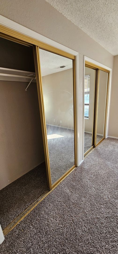 Building Photo - 715 Mikkelsen Dr