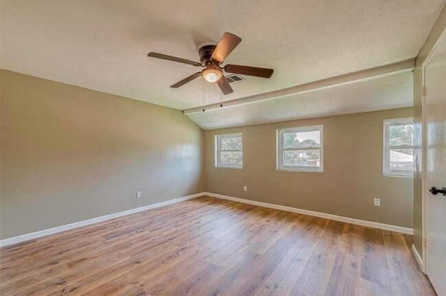 Building Photo - 10902 Sagevale Ln