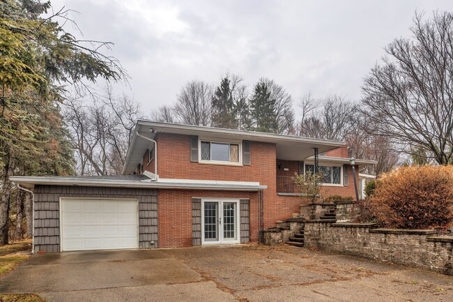Building Photo - Updated 3BR Home Near Sewickley with Central Air & Finished Walk-Out Basement