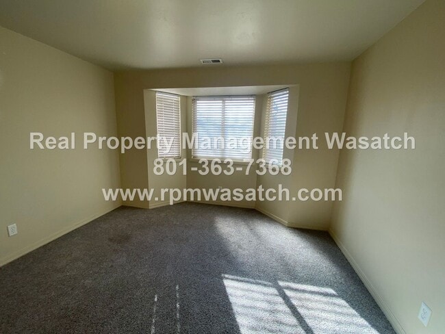 Building Photo - Come See This Great 2 Bedroom 1 Bath Condo In Salt Lake City!