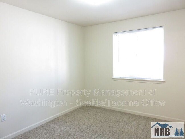Building Photo - 4043 S Warner St