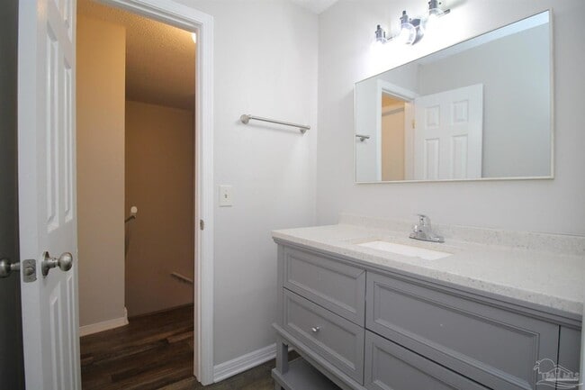Building Photo - 7225 Dogwood Terrace Dr
