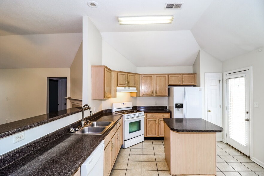 Building Photo - 3833 Richbrook Dr