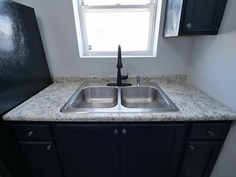 Building Photo - 5004 W Armitage Ave