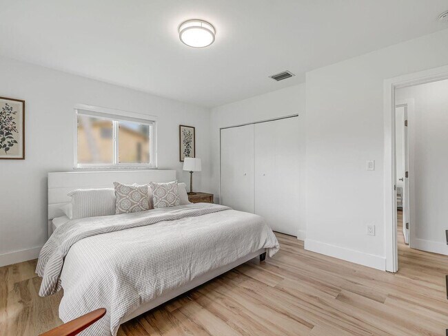 Building Photo - 16010 NW 37th Ct