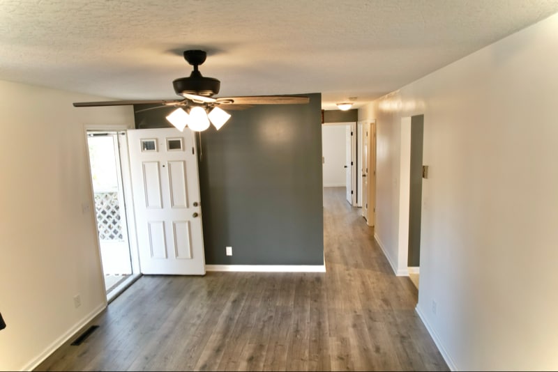 Building Photo - 597 Bluebird Dr